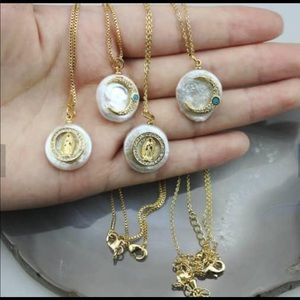 Necklace and fresh water pearl pendant